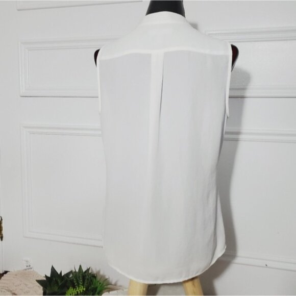 Banana Republic Petite White Sleeveless/Collarless "Safari" Top - Picture 10 of 16